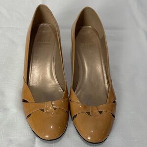 Stuart Weitzman Patent Tan Wedge Size 9